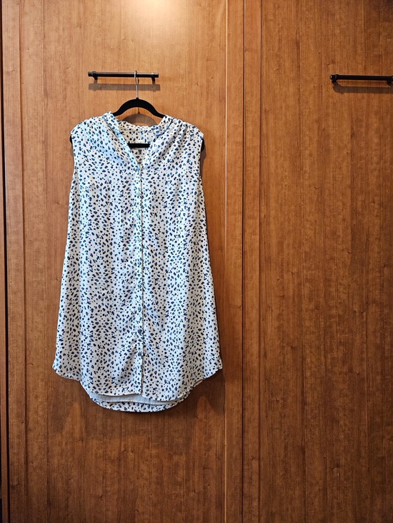 CAbi Tops - CAbi Sleeveless White Tunic with Navy Spot Print